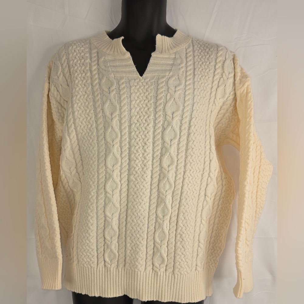 Shein Men's Cream Cable Knit V-Neck Sweater Size XL AT-3239